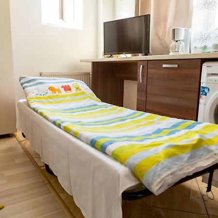 Garsoniere Dinu Appartement Boekarest Buitenkant foto