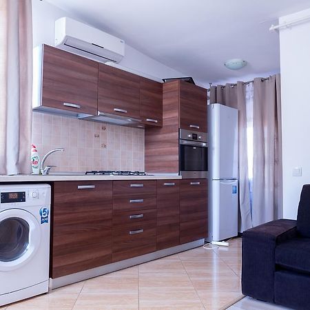 Garsoniere Dinu Appartement Boekarest Buitenkant foto