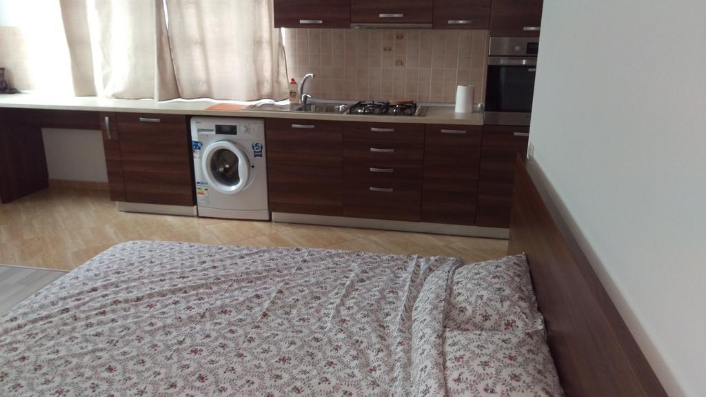 Garsoniere Dinu Appartement Boekarest Buitenkant foto