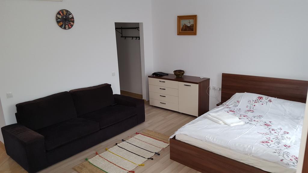 Garsoniere Dinu Appartement Boekarest Buitenkant foto
