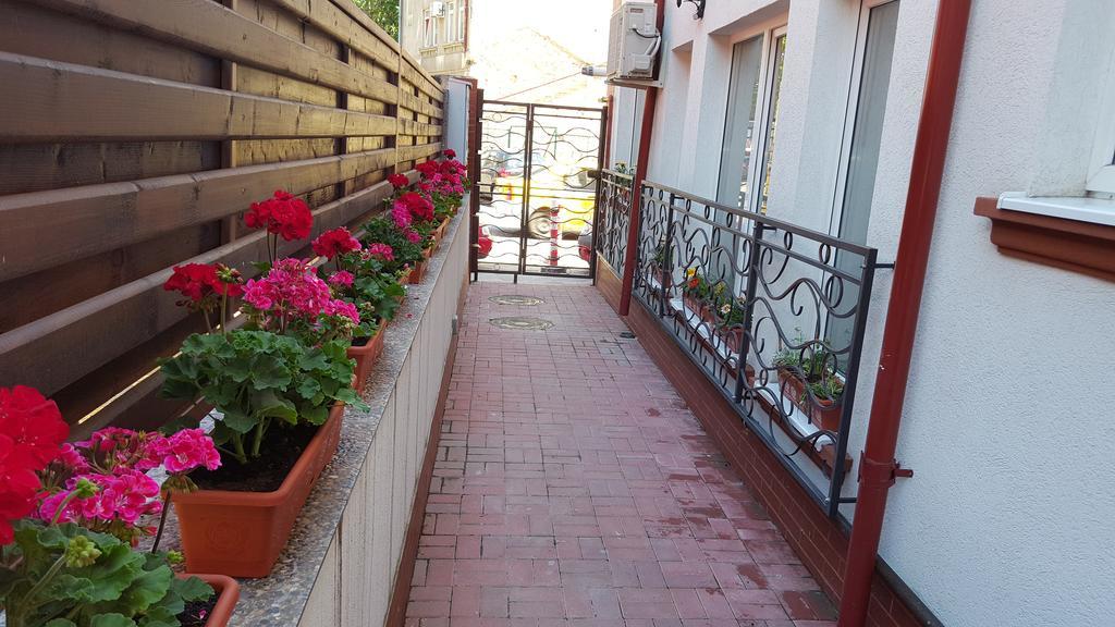 Garsoniere Dinu Appartement Boekarest Buitenkant foto