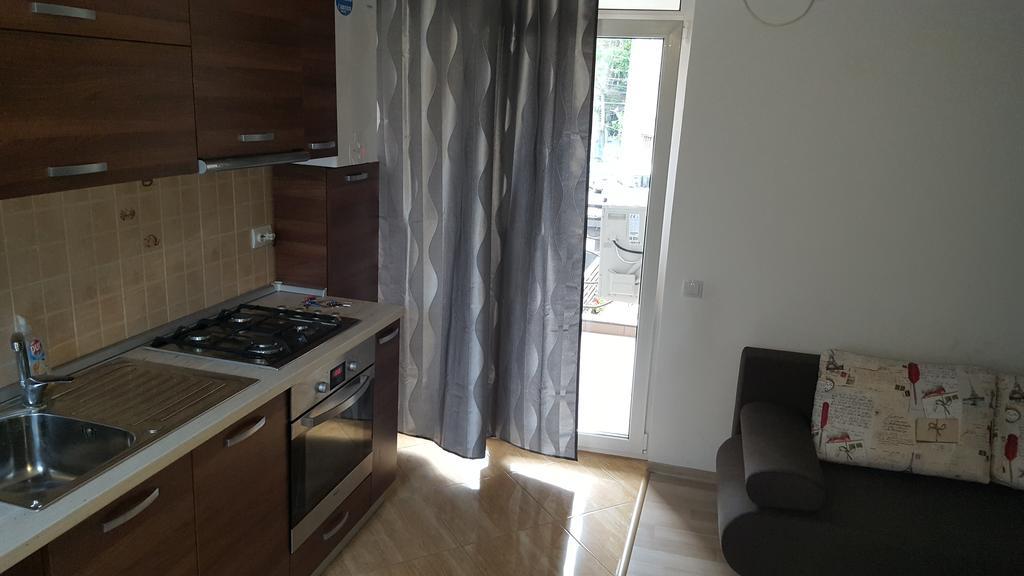 Garsoniere Dinu Appartement Boekarest Buitenkant foto