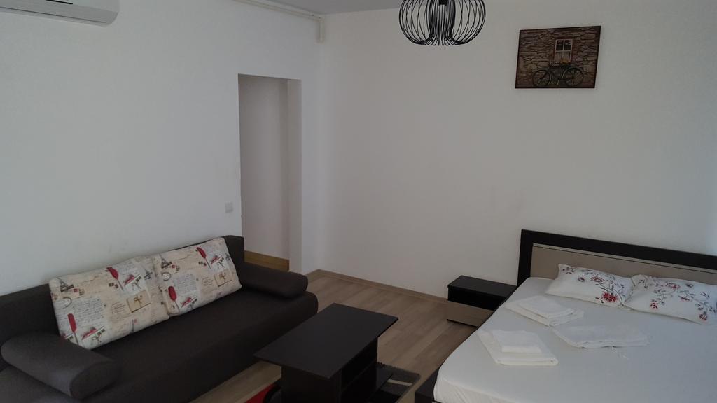 Garsoniere Dinu Appartement Boekarest Buitenkant foto