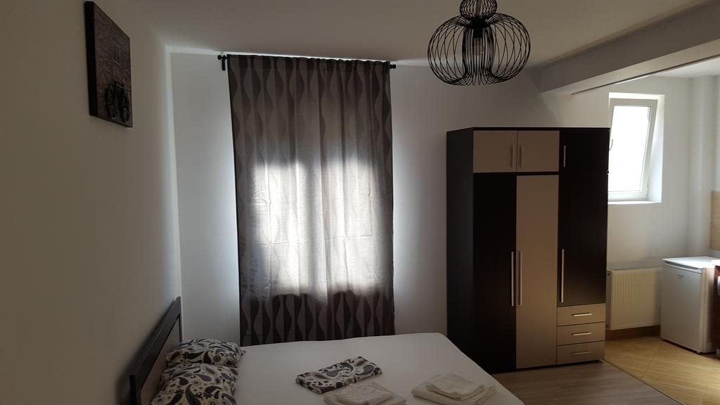 Garsoniere Dinu Appartement Boekarest Buitenkant foto