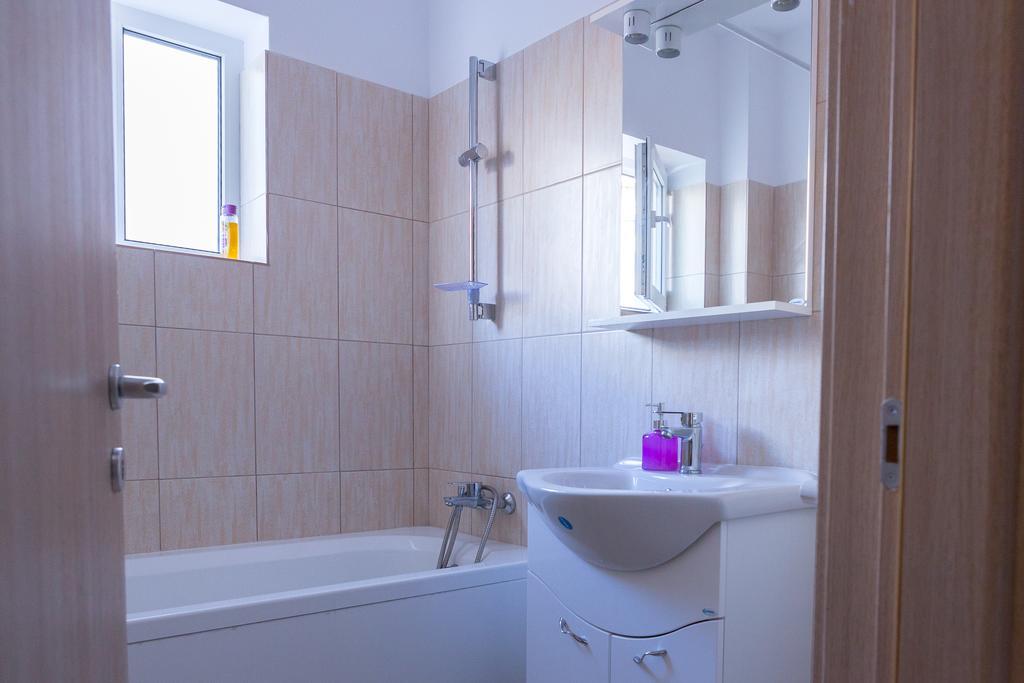 Garsoniere Dinu Appartement Boekarest Buitenkant foto
