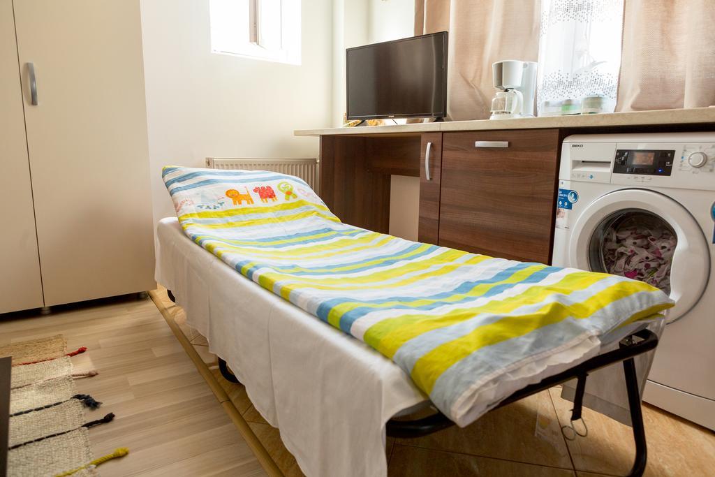 Garsoniere Dinu Appartement Boekarest Buitenkant foto