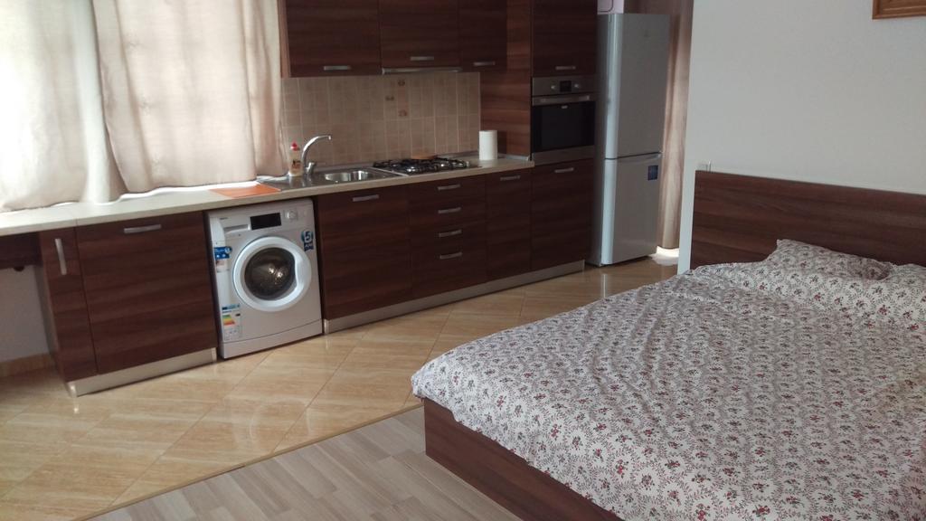 Garsoniere Dinu Appartement Boekarest Buitenkant foto